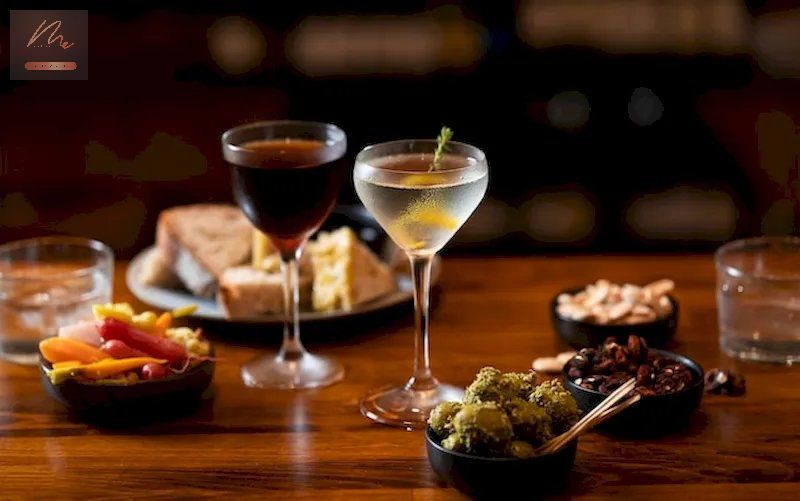 Hạt khô mang lại hương vị không thể chối từ khi thưởng thức cùng cocktail
