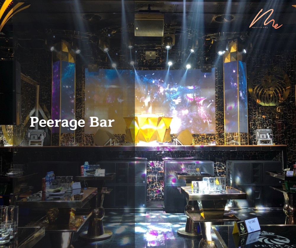 Không gian cực chất tại Peerage Bar 